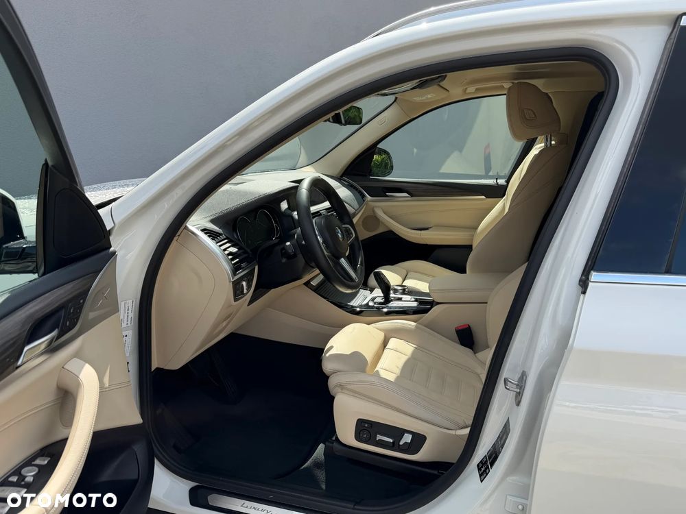 BMW X3 xDrive20d Luxury Line - 9