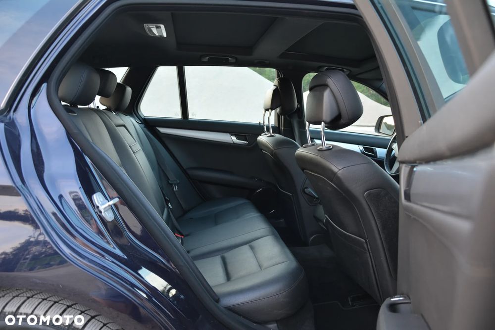 Mercedes-Benz Klasa C 320 CDI DPF 4Matic 7G-TRONIC Avantgarde - 14