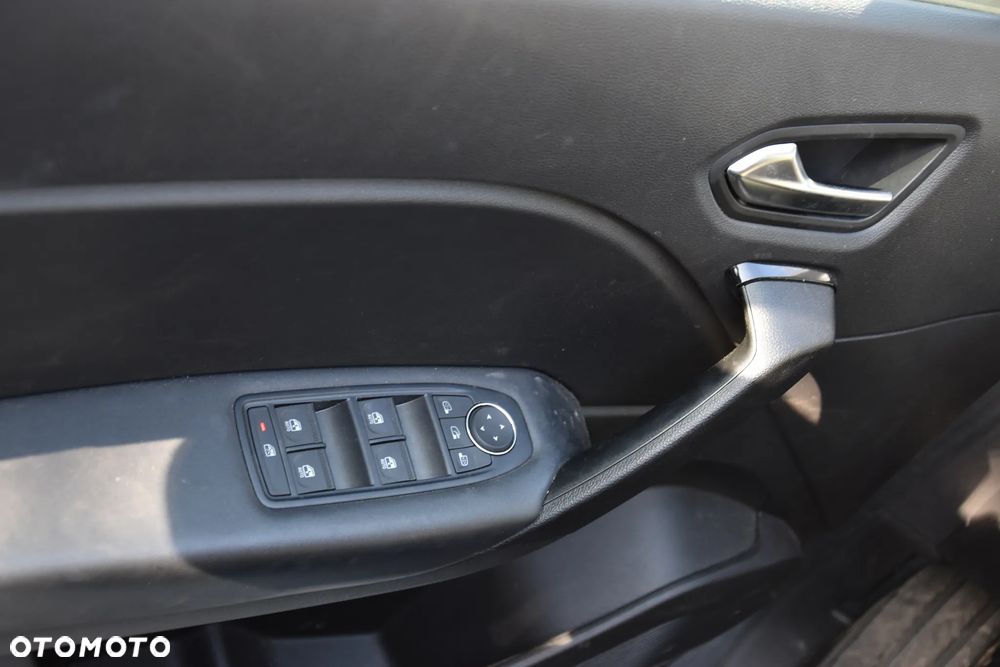 Renault Captur TCe Mild Hybrid 140 EDC GPF EVOLUTION - 29