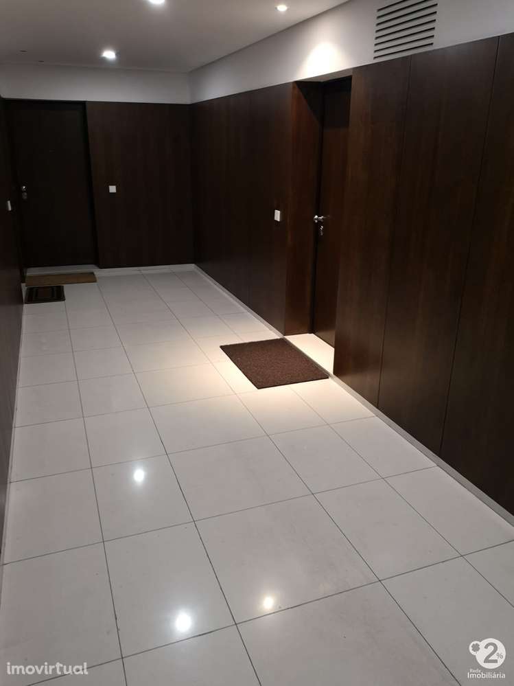 Apartamento T1 na Senhora da Hora (junto à estação de metro) - Grande imagem: 2/17