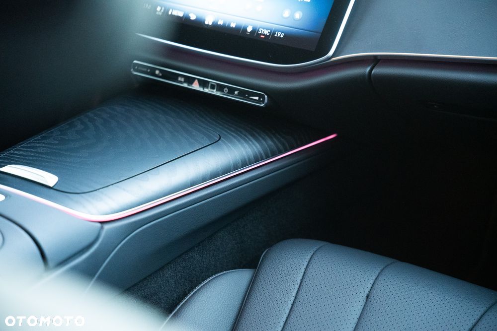 Mercedes-Benz Klasa E 220 d mHEV Avantgarde 9G-Tronic - 16