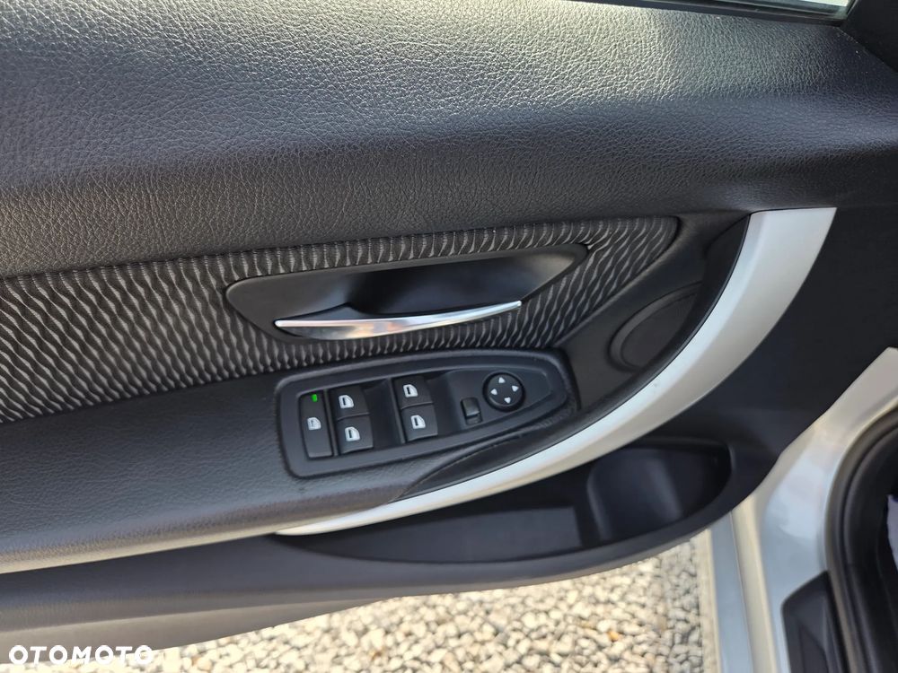 BMW Seria 3 318d xDrive M Sport Shadow - 18