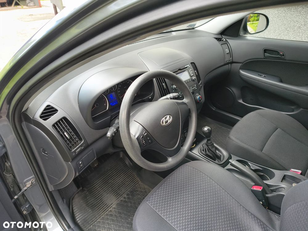 Hyundai i30 1.4 Base + - 20