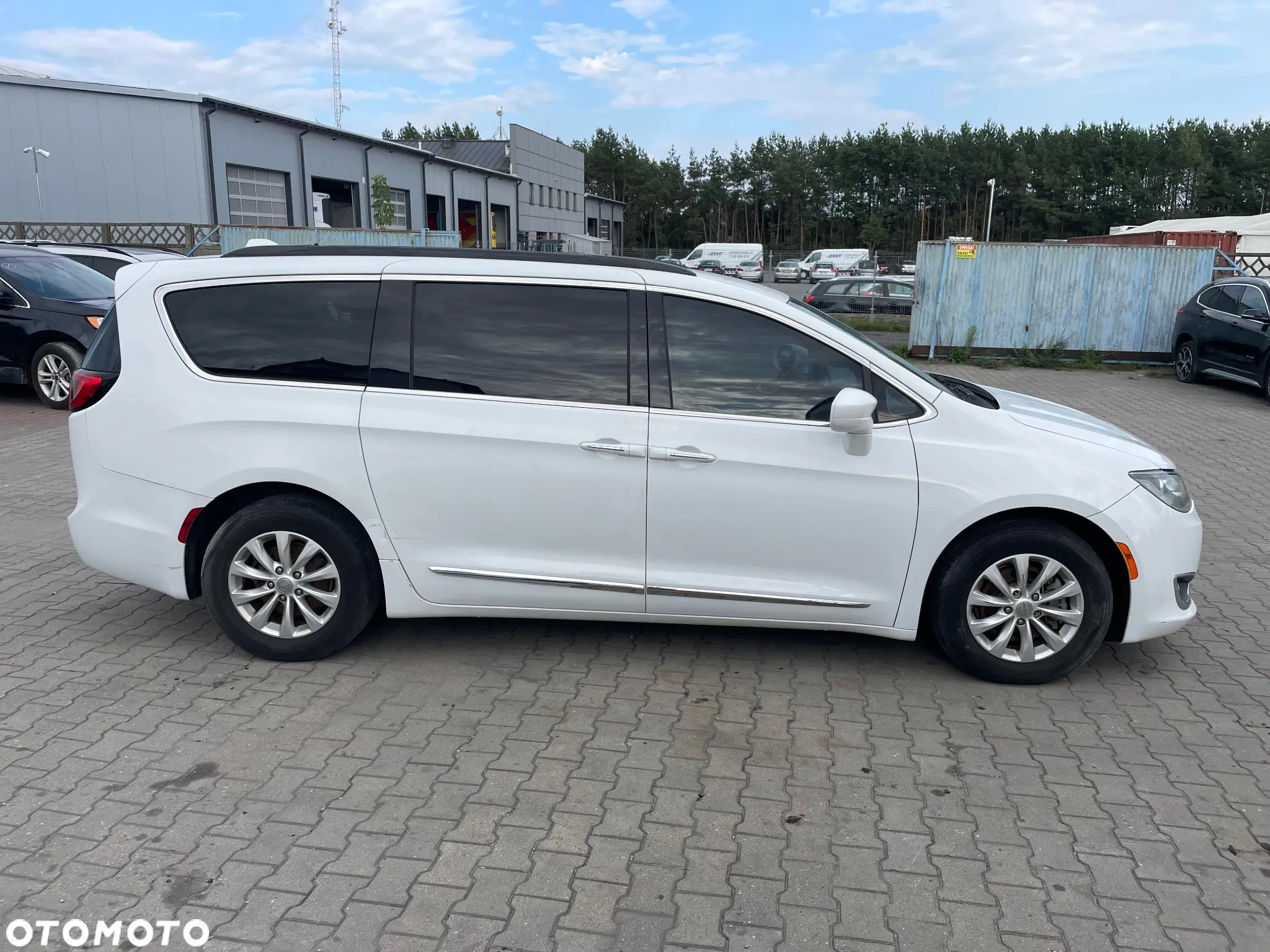 Chrysler Pacifica - 7