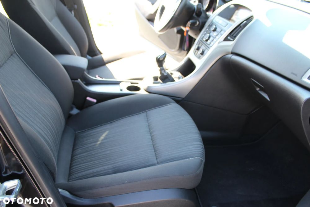 Opel Astra 1.6 NAVI - 25