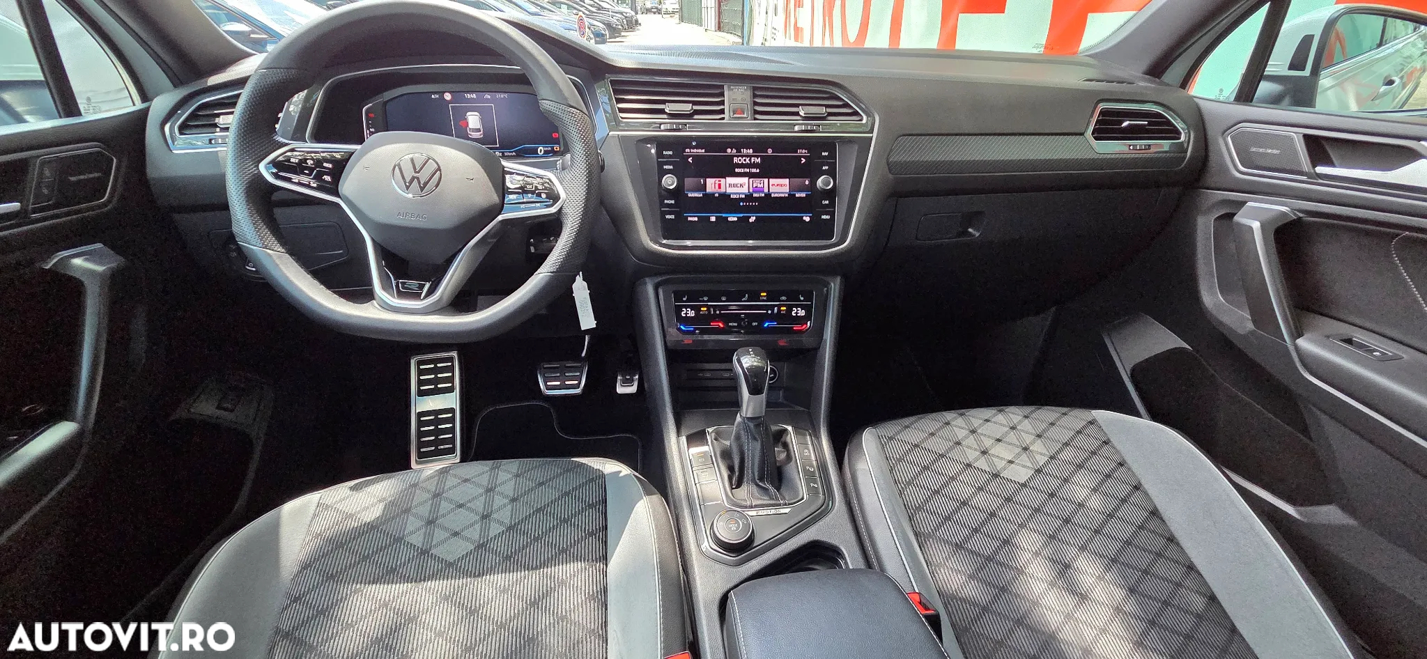 Volkswagen Tiguan Allspace 2.0 TSI 4Mot DSG R-Line - 10