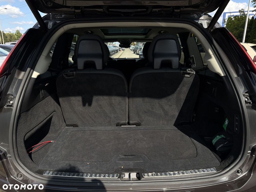 Volvo XC 90 - 32