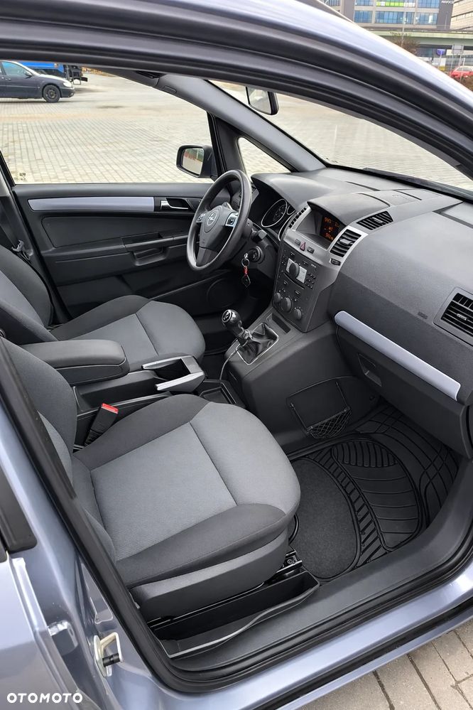 Opel Zafira 1.8 Enjoy - 10