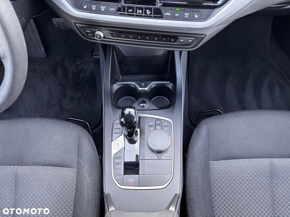 BMW Seria 1 - 22