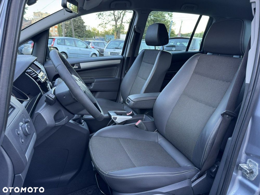 Opel Zafira - 25