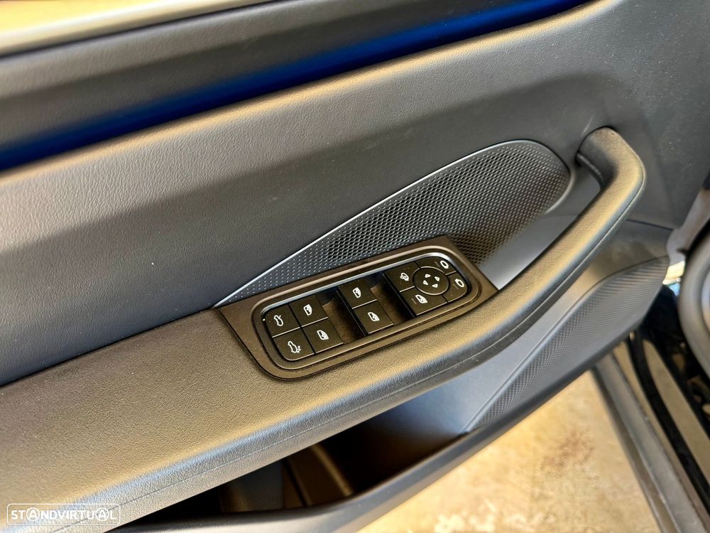 Porsche Macan Electric - 12