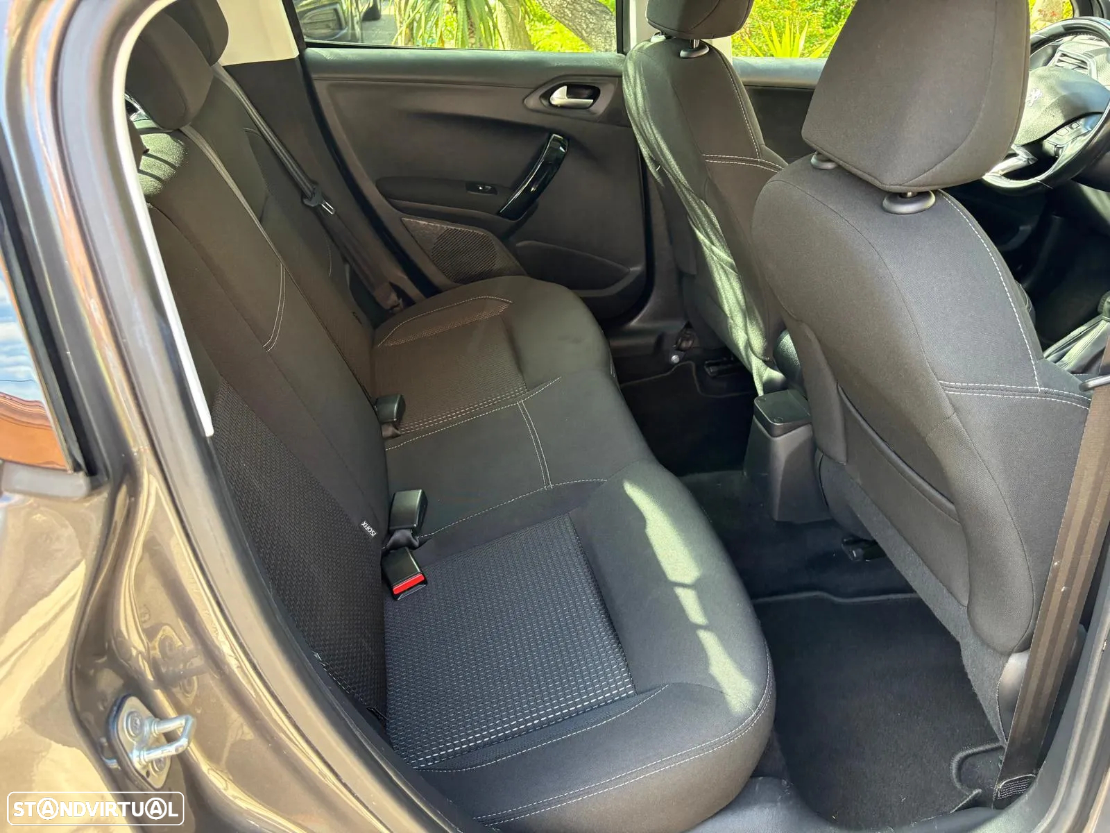 Peugeot 208 PureTech 110 Stop & Start Allure - 11