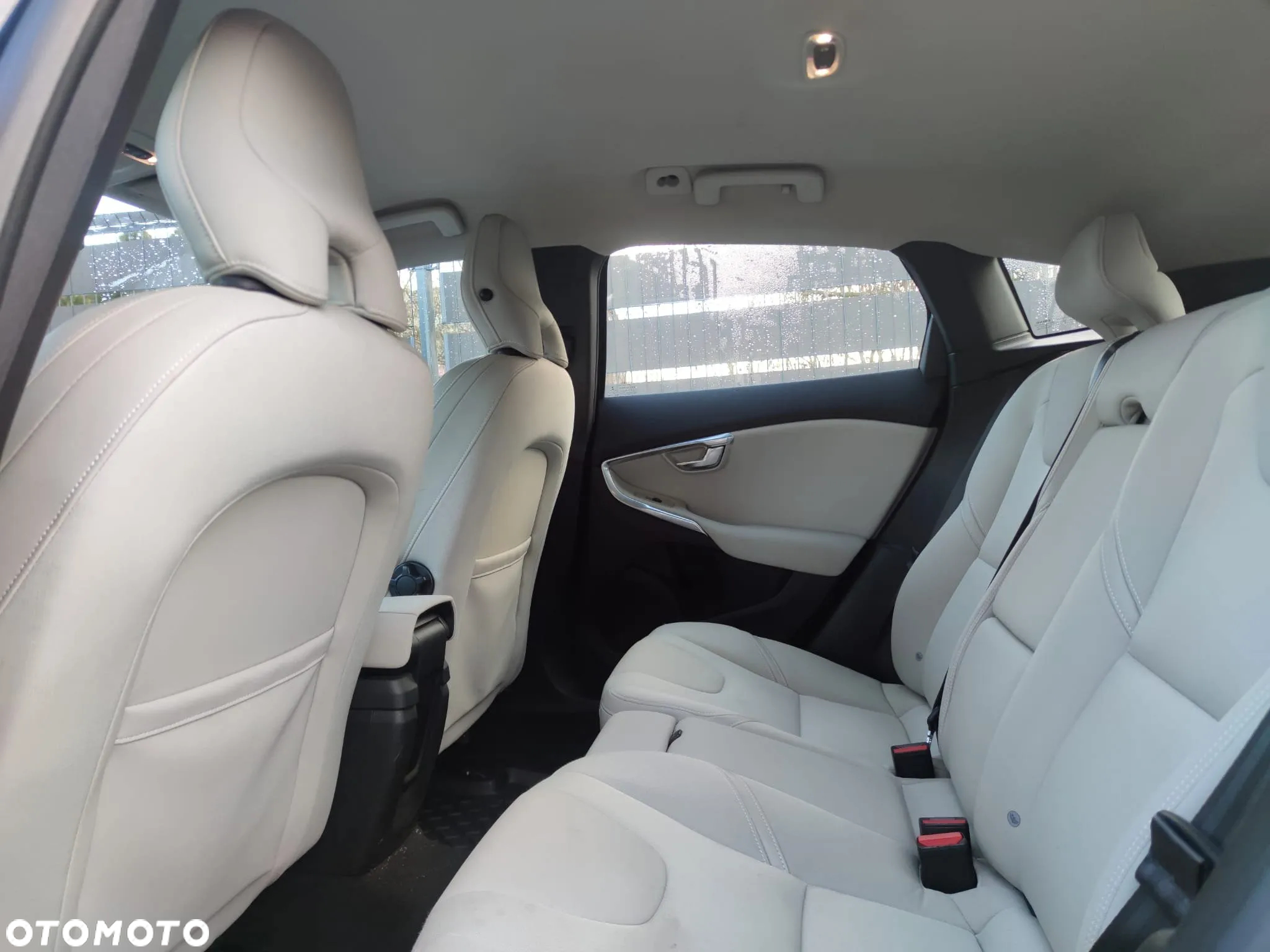 Volvo V40 D3 Momentum - 13