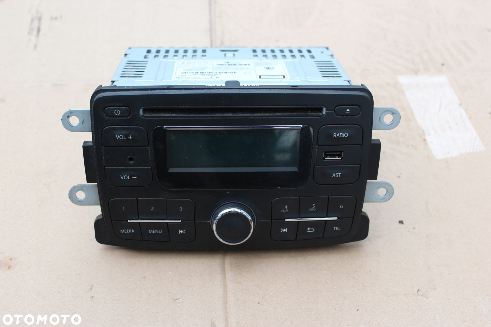 Radioodtwarzacz Radio Dacia Dokker - 1