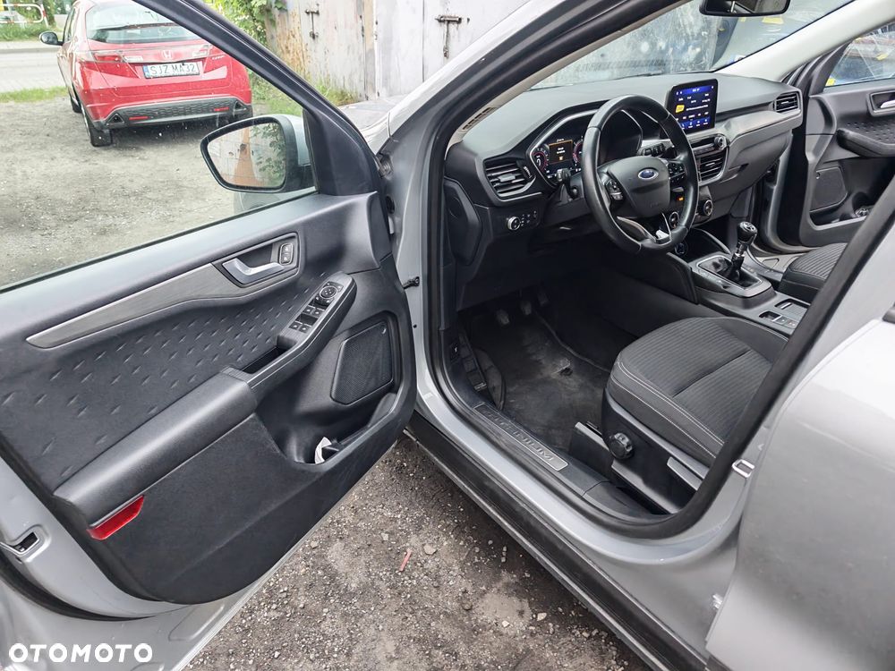 Ford Kuga - 23