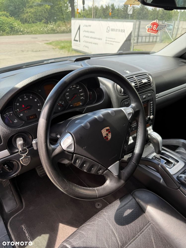 Porsche Cayenne - 11