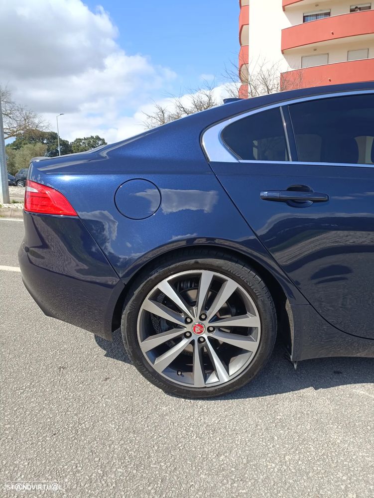 Jaguar XE 20d Aut. Portfolio - 9