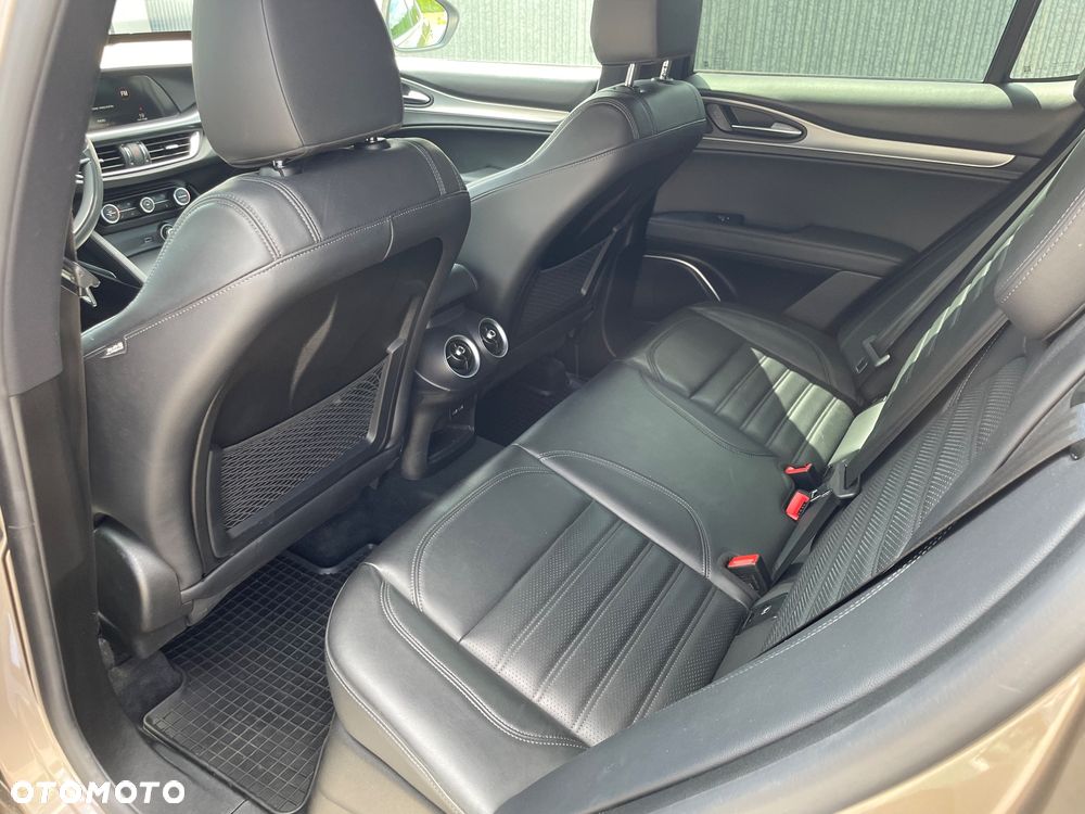 Alfa Romeo Stelvio 2.0 Turbo Sprint Q4 - 8