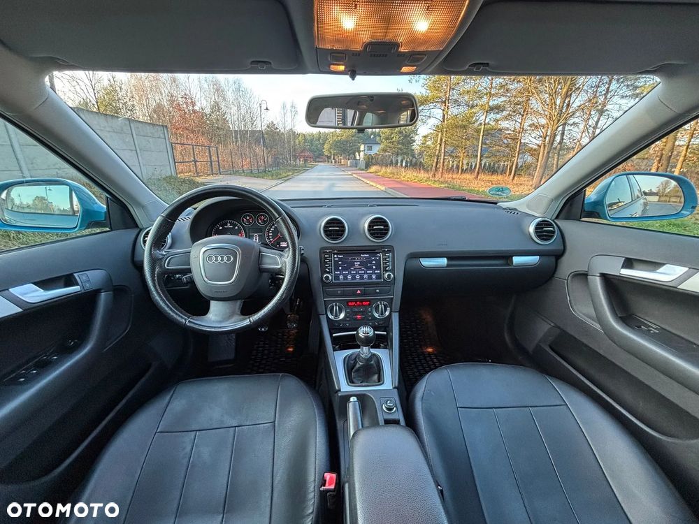 Audi A3 Sportback 2.0 TDI Ambiente - 8