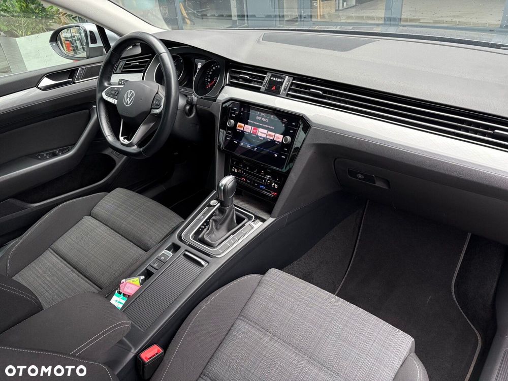 Volkswagen Passat - 16