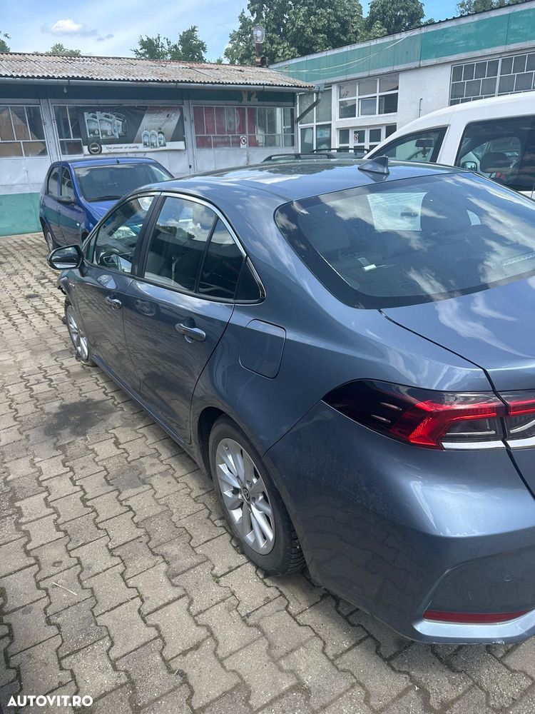 Toyota Corolla - 4