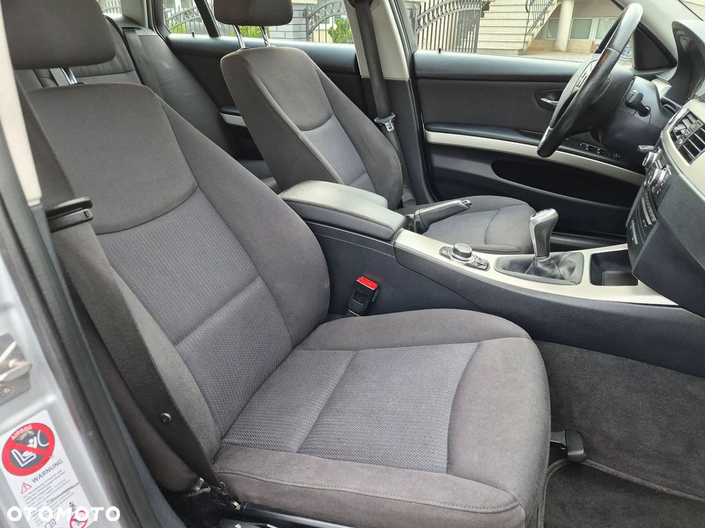 BMW Seria 3 318d - 17