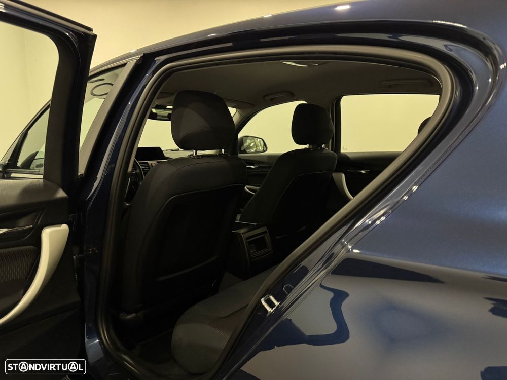 BMW 116 d Line Urban - 28