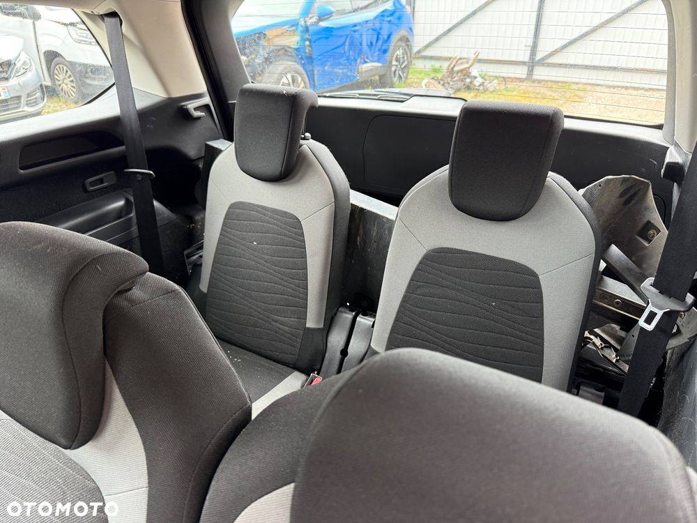 Citroën C4 Grand Picasso - 13