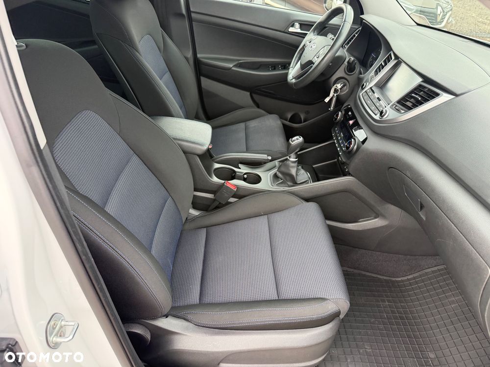 Hyundai Tucson blue 1.7 CRDi 2WD Style - 14