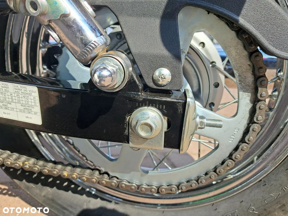 Suzuki Intruder - 27