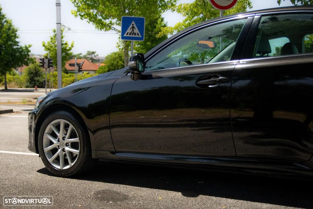 Lexus IS 200 d P.Executive 6G - 34