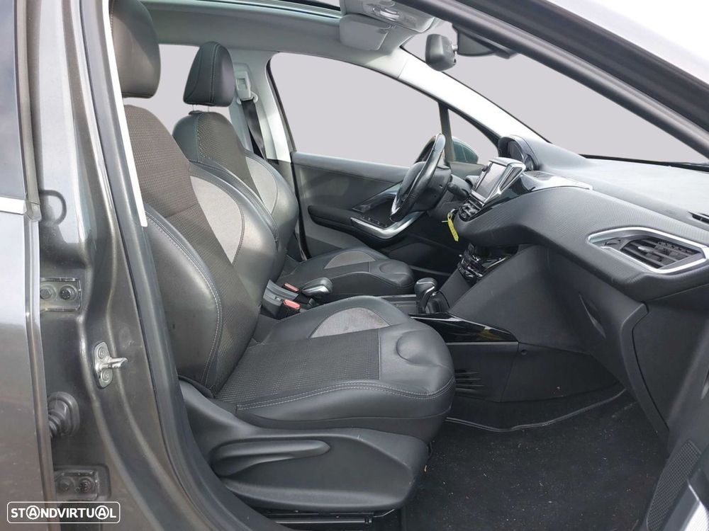 Peugeot 2008 - 4