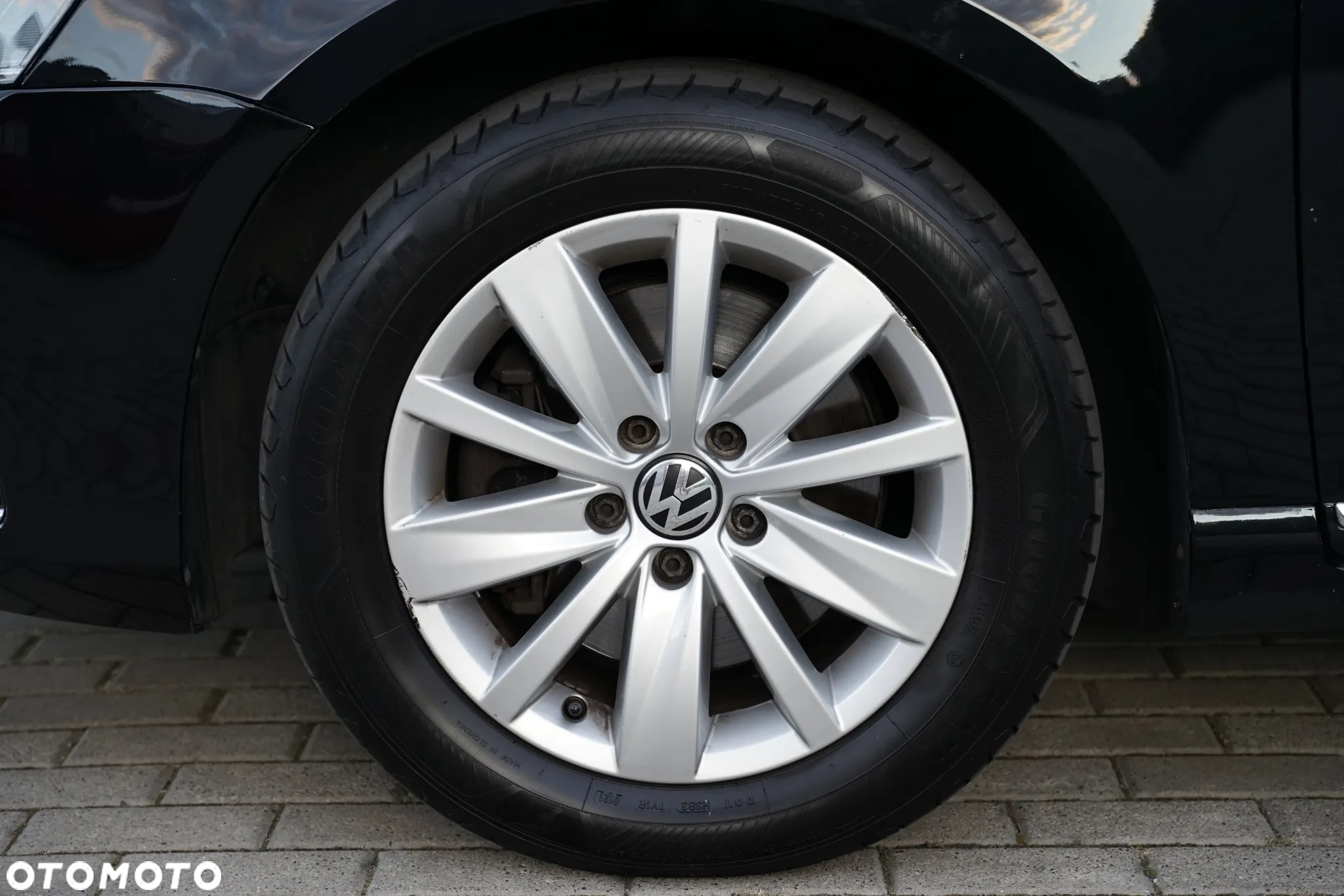 Volkswagen Passat - 35