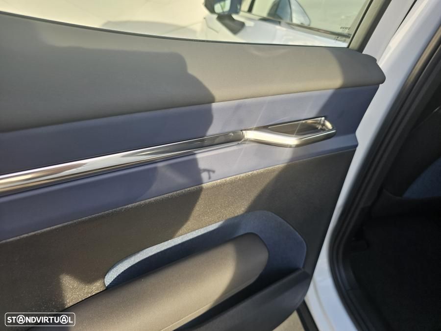 Volvo EX30 Single Motor Extended Range RWD Core - 34