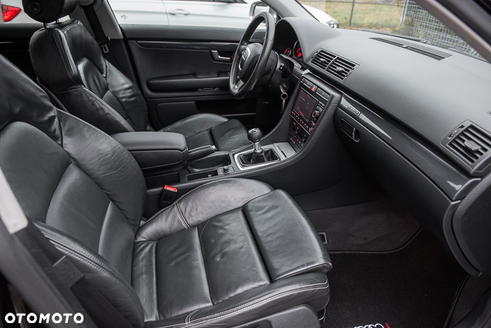 Audi A4 Avant 2.0 TDI DPF quattro - 26