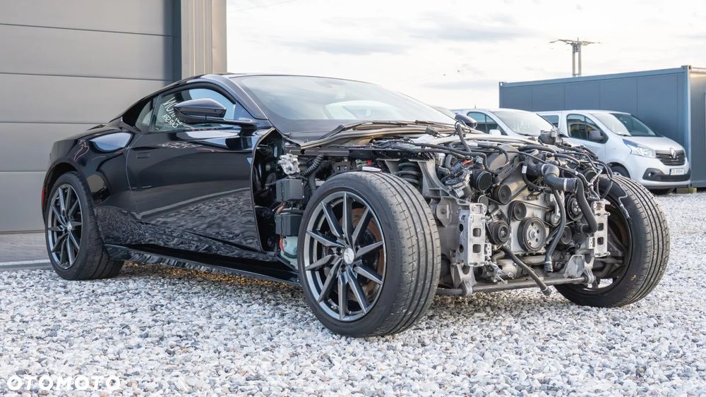 Aston Martin DB11 Standard - 15