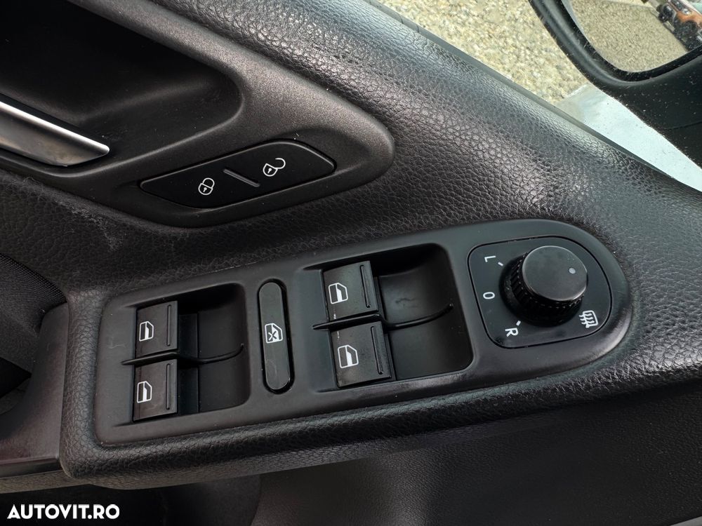 Volkswagen Golf 1.6 Highline - 11