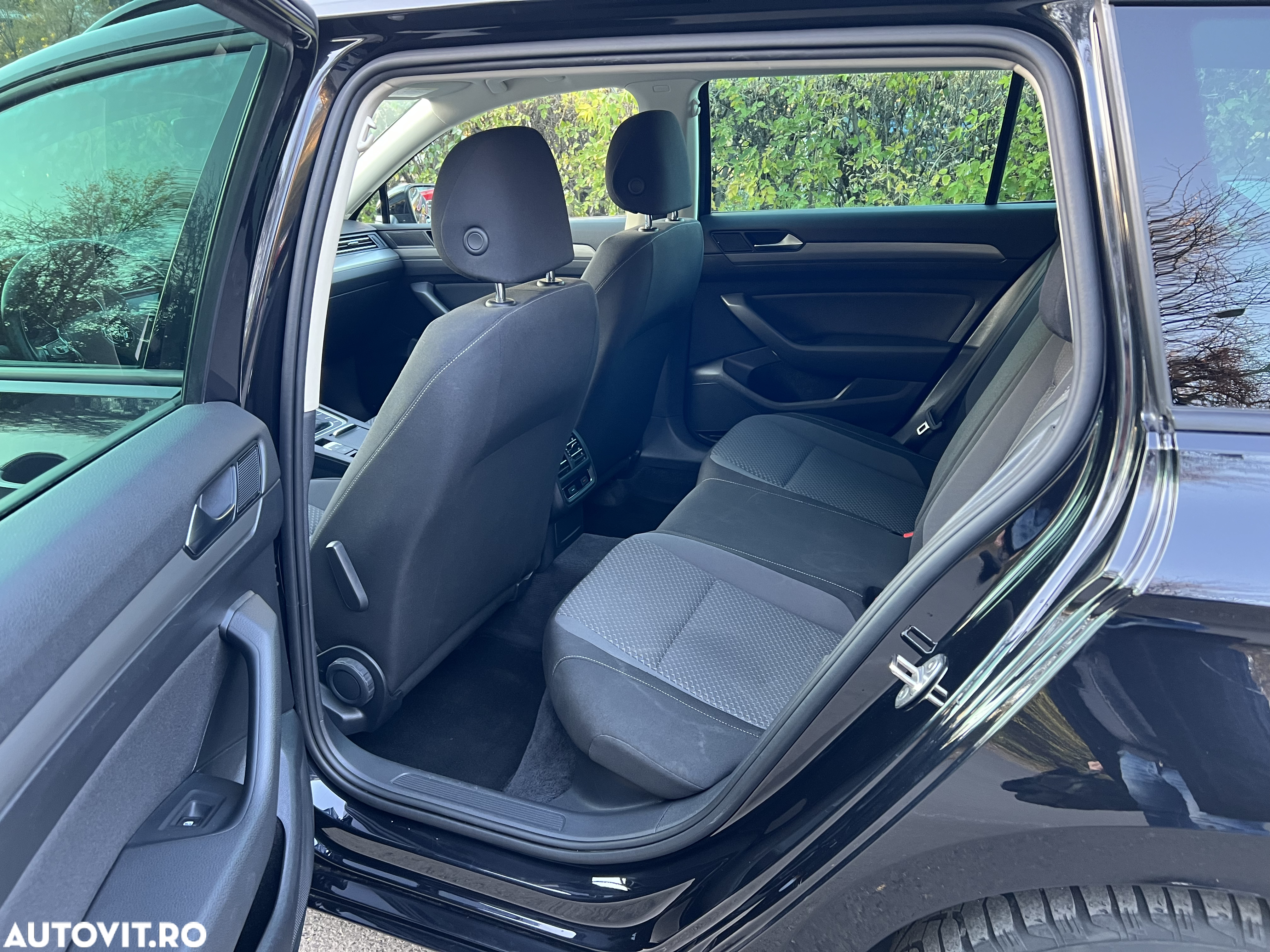 Volkswagen Passat 1.6 TDI Comfortline - 6