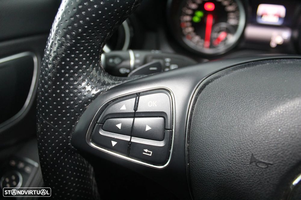 Mercedes-Benz CLA 200 d Shooting Brake AMG Line Aut. - 16