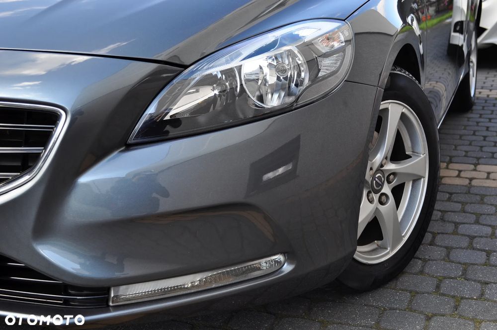 Volvo V40 D2 Momentum - 1