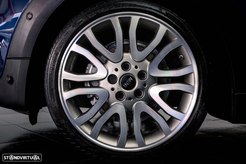 MINI 5 Portas Cooper D Auto - 8