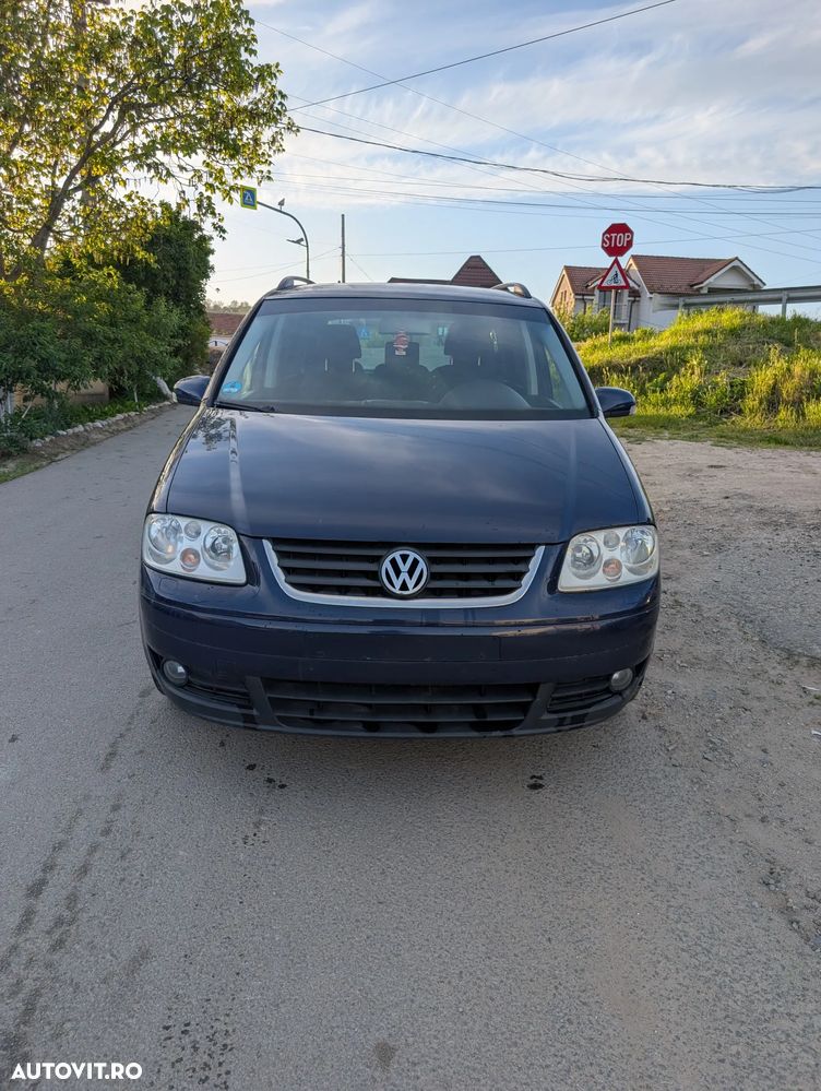 Volkswagen Touran - 1