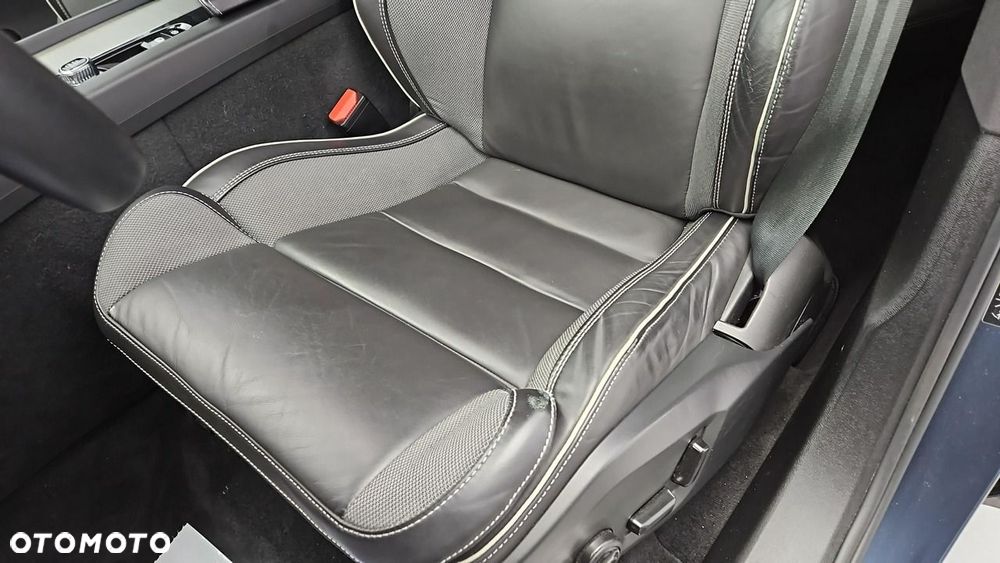 Volvo XC 60 B5 D AWD Ultimate Dark - 13