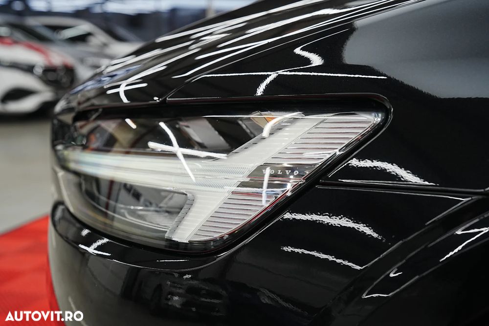 Volvo S60 T8 eAWD Momentum Pro - 21