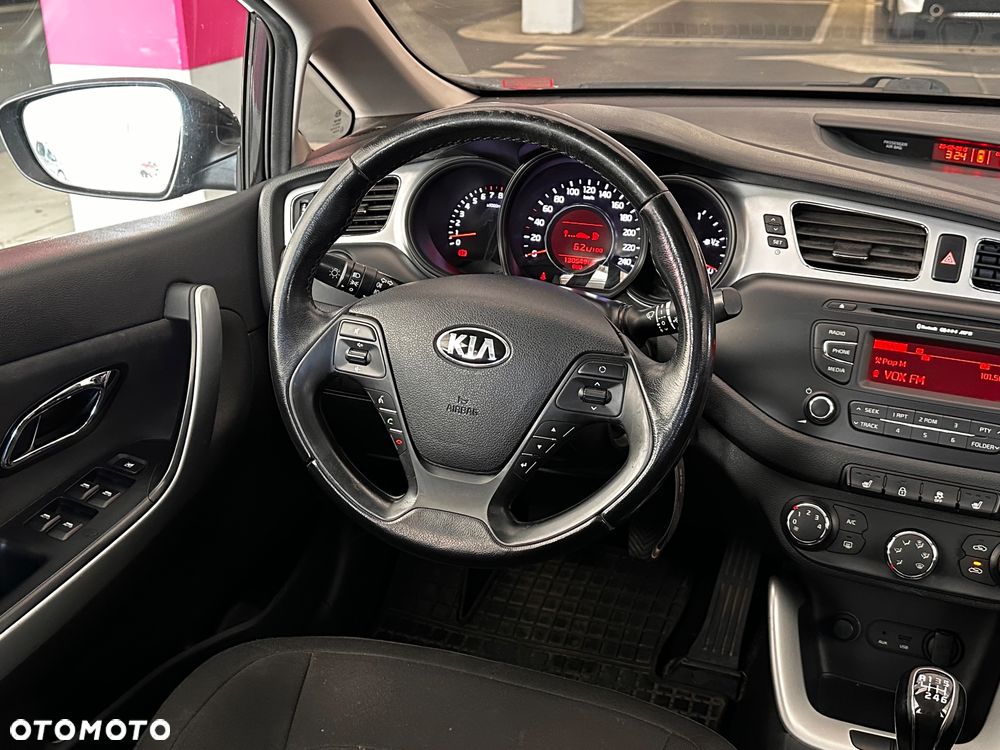 Kia Ceed 1.4 L - 6