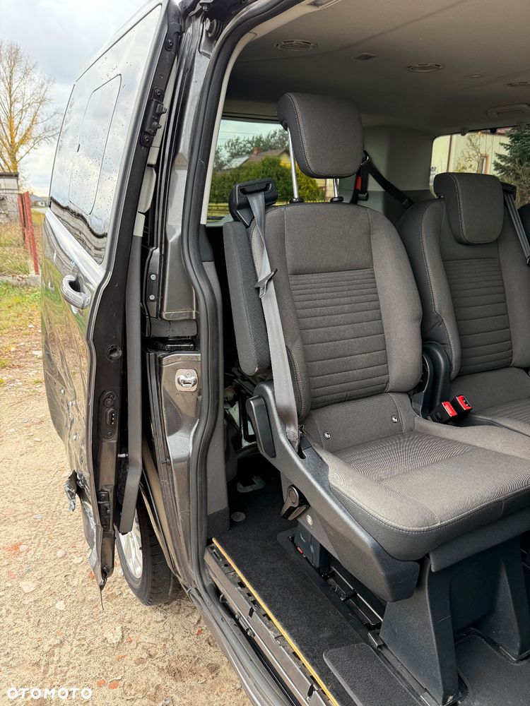 Ford Tourneo Custom 320 L1H1 VA Autm Titanium - 31