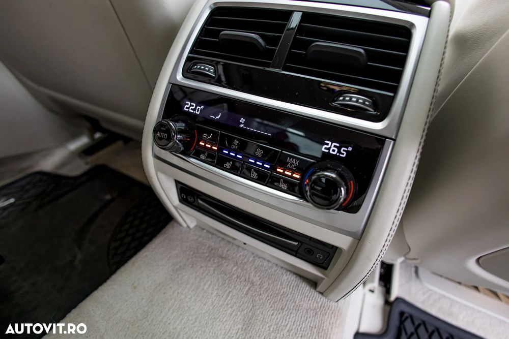 BMW Seria 7 730d xDrive MHEV - 35