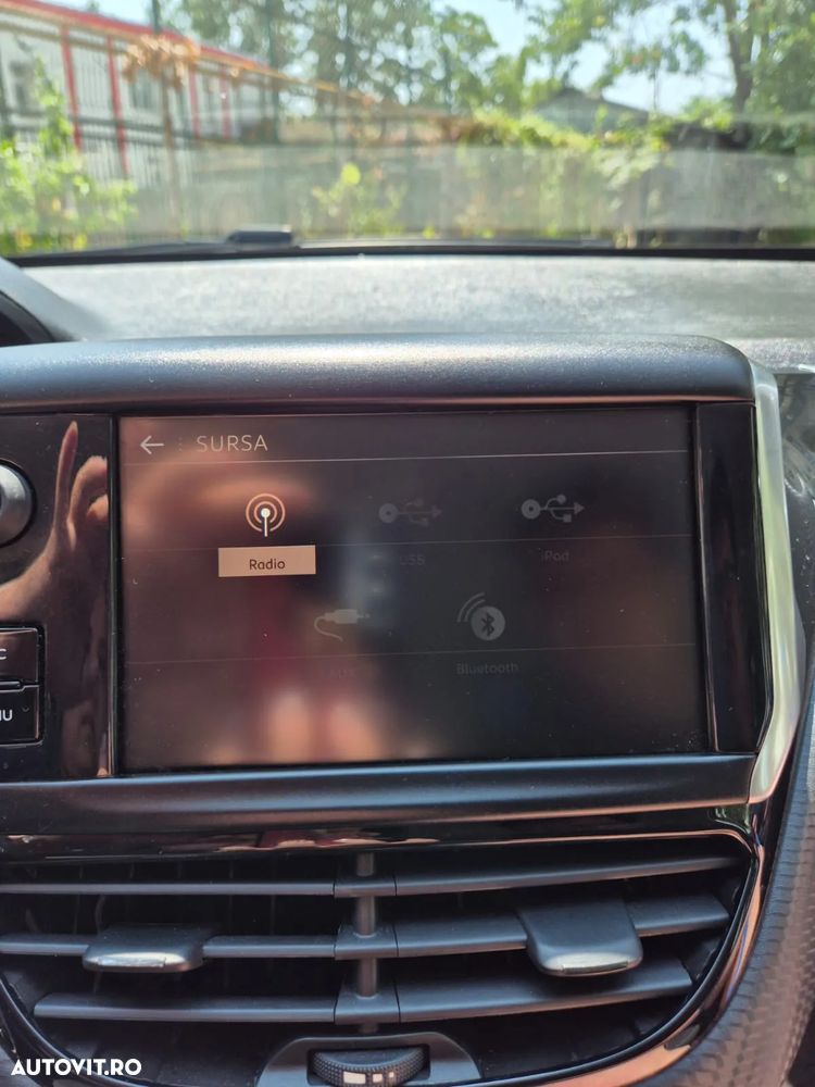 Peugeot 2008 1.2 PureTech Turbo EAT6 S&S Allure - 15