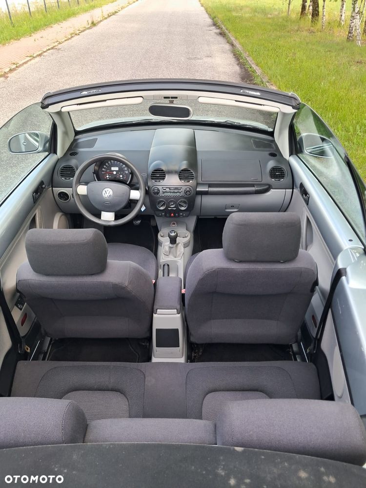 Volkswagen New Beetle - 21