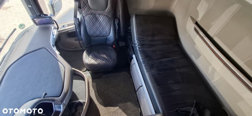 DAF XG+ - 36